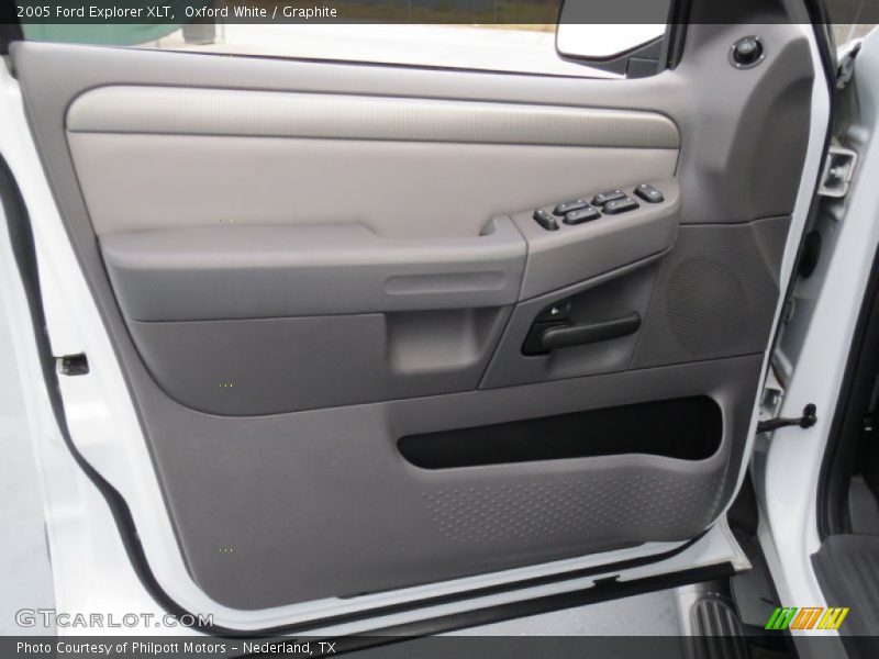 Oxford White / Graphite 2005 Ford Explorer XLT