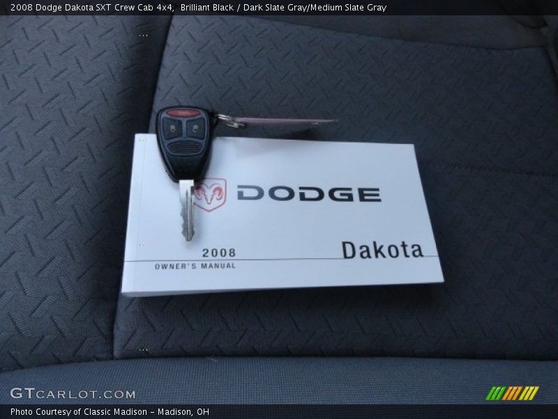 Brilliant Black / Dark Slate Gray/Medium Slate Gray 2008 Dodge Dakota SXT Crew Cab 4x4