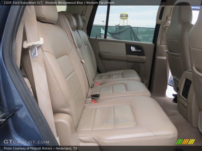 Medium Wedgewood Blue / Medium Parchment 2005 Ford Expedition XLT