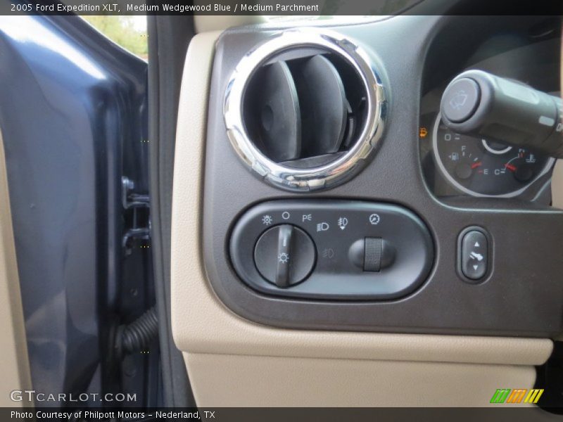 Medium Wedgewood Blue / Medium Parchment 2005 Ford Expedition XLT