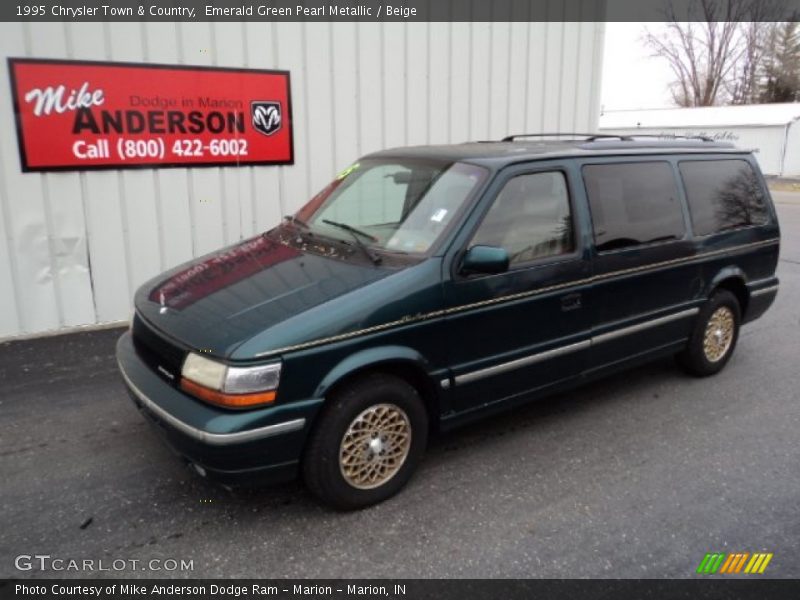 Emerald Green Pearl Metallic / Beige 1995 Chrysler Town & Country