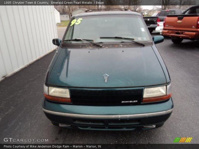 Emerald Green Pearl Metallic / Beige 1995 Chrysler Town & Country