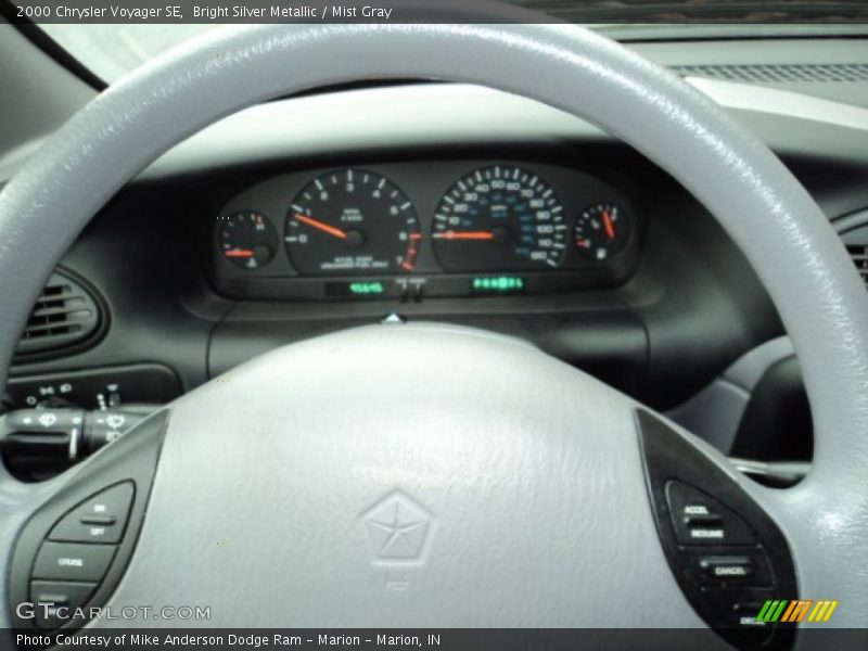 Bright Silver Metallic / Mist Gray 2000 Chrysler Voyager SE