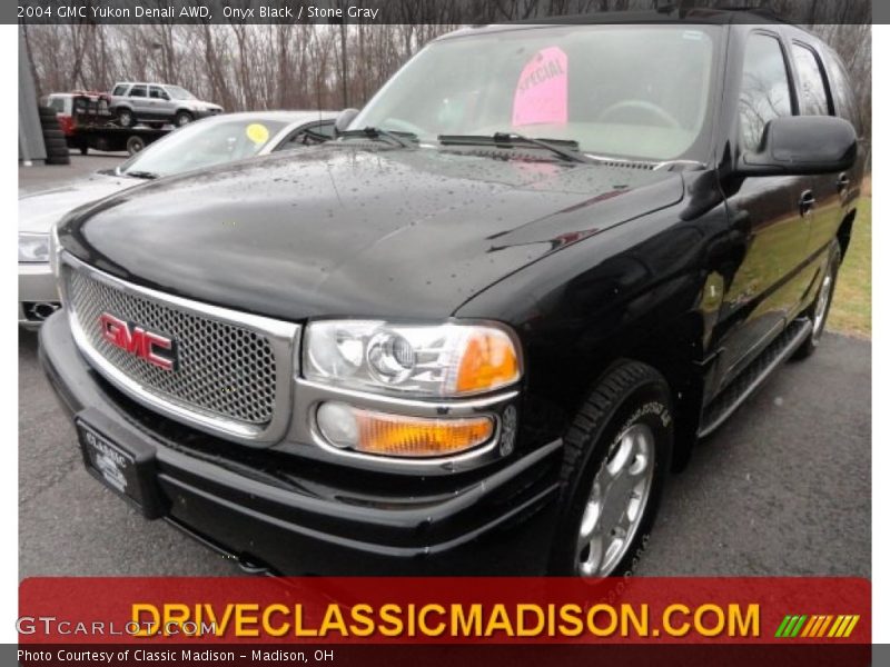 Onyx Black / Stone Gray 2004 GMC Yukon Denali AWD