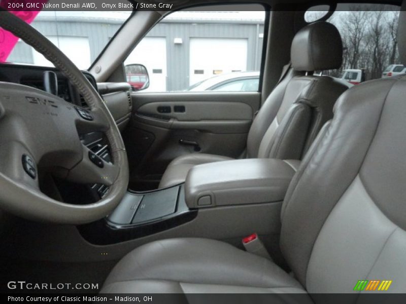 Onyx Black / Stone Gray 2004 GMC Yukon Denali AWD
