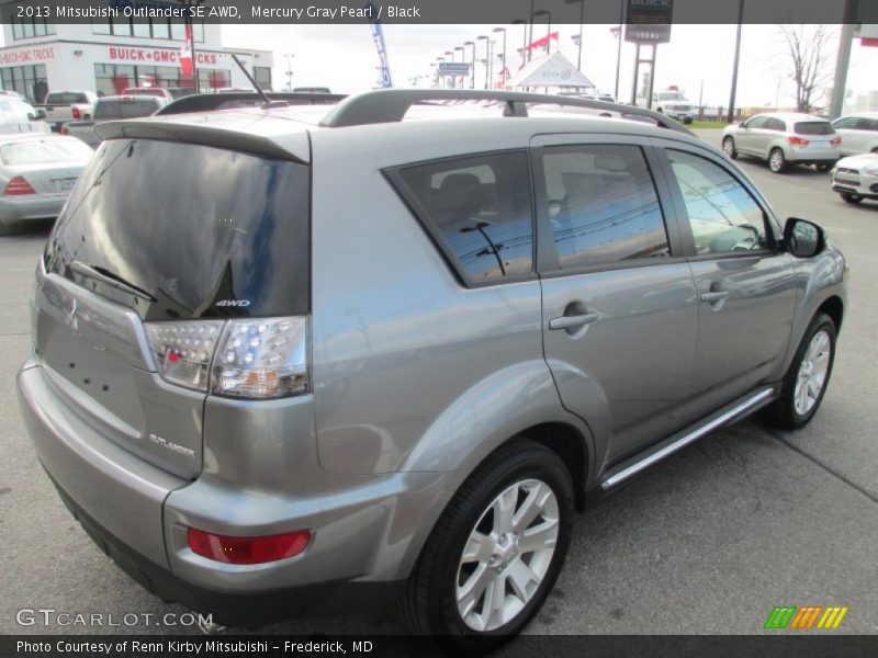Mercury Gray Pearl / Black 2013 Mitsubishi Outlander SE AWD