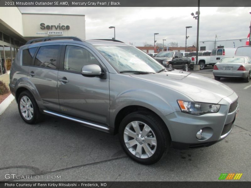 Front 3/4 View of 2013 Outlander SE AWD
