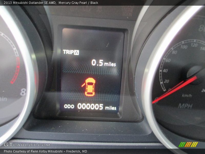 Mercury Gray Pearl / Black 2013 Mitsubishi Outlander SE AWD