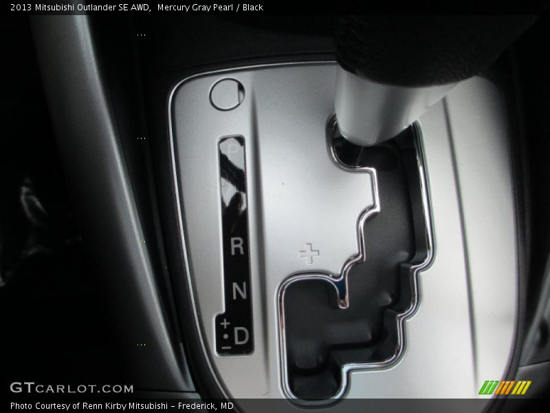Mercury Gray Pearl / Black 2013 Mitsubishi Outlander SE AWD