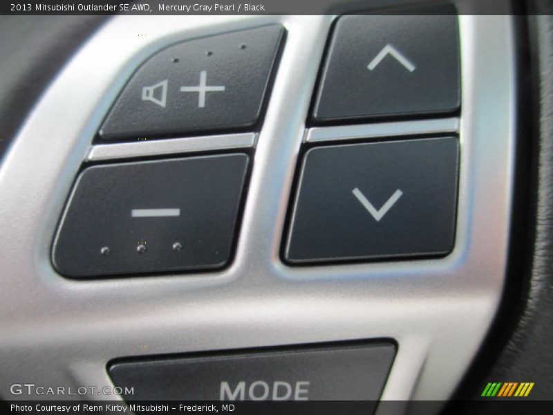 Controls of 2013 Outlander SE AWD