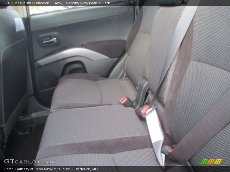 Mercury Gray Pearl / Black 2013 Mitsubishi Outlander SE AWD