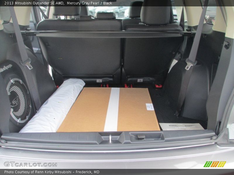 Mercury Gray Pearl / Black 2013 Mitsubishi Outlander SE AWD