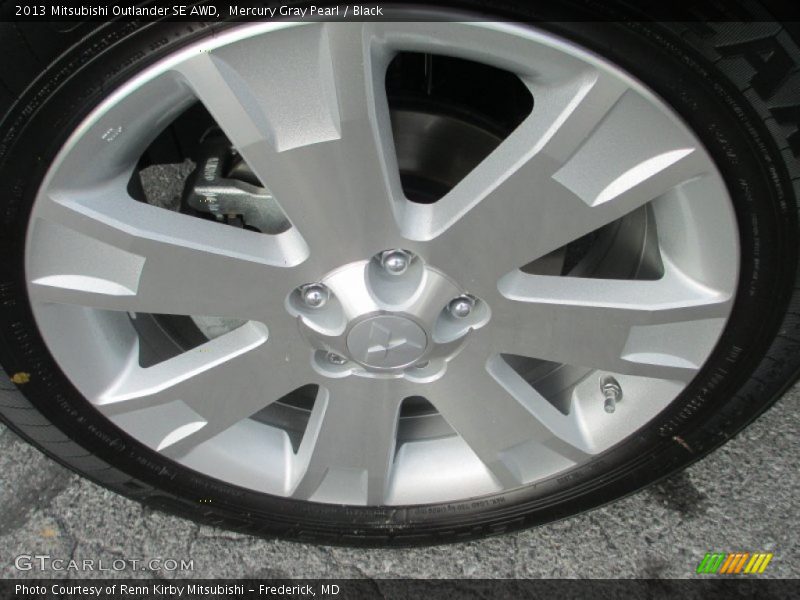 Mercury Gray Pearl / Black 2013 Mitsubishi Outlander SE AWD