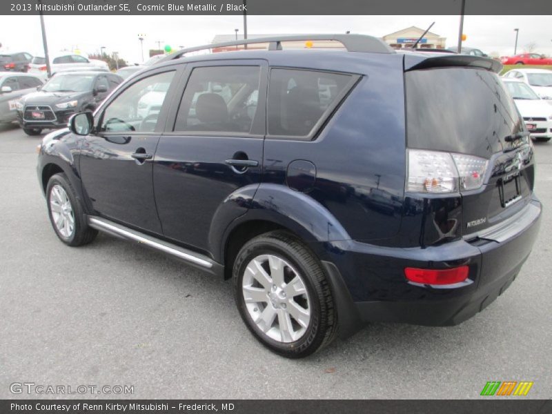 Cosmic Blue Metallic / Black 2013 Mitsubishi Outlander SE