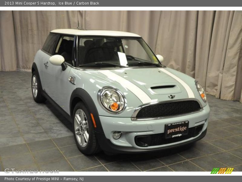 Ice Blue / Carbon Black 2013 Mini Cooper S Hardtop