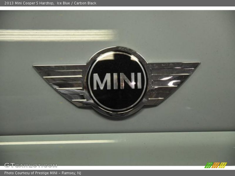 Ice Blue / Carbon Black 2013 Mini Cooper S Hardtop