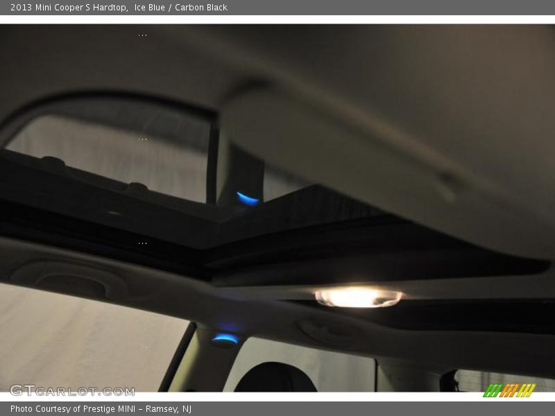 Ice Blue / Carbon Black 2013 Mini Cooper S Hardtop