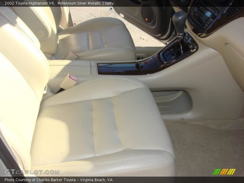 Millennium Silver Metallic / Ivory 2002 Toyota Highlander V6