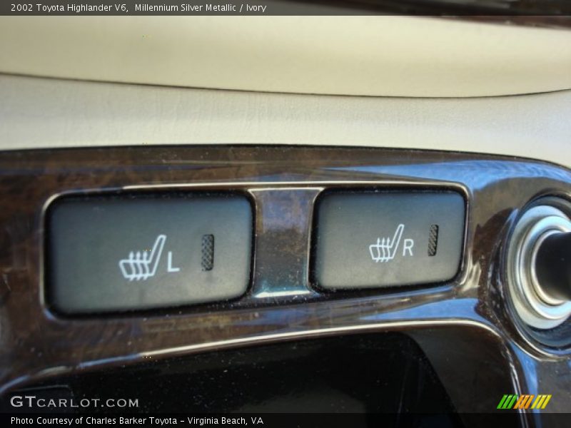Millennium Silver Metallic / Ivory 2002 Toyota Highlander V6