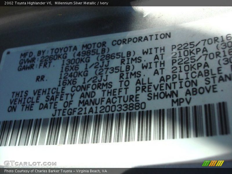 Millennium Silver Metallic / Ivory 2002 Toyota Highlander V6