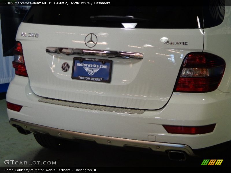 Arctic White / Cashmere 2009 Mercedes-Benz ML 350 4Matic