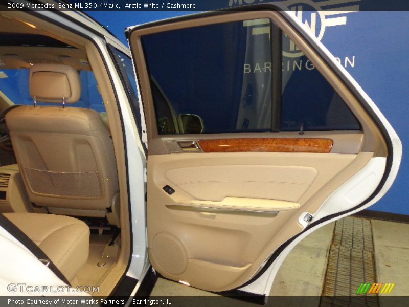 Arctic White / Cashmere 2009 Mercedes-Benz ML 350 4Matic