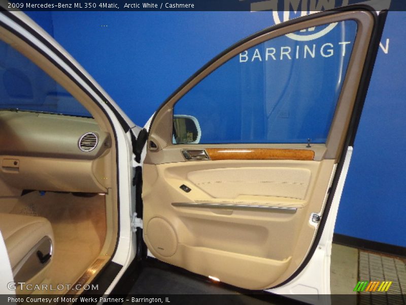 Arctic White / Cashmere 2009 Mercedes-Benz ML 350 4Matic