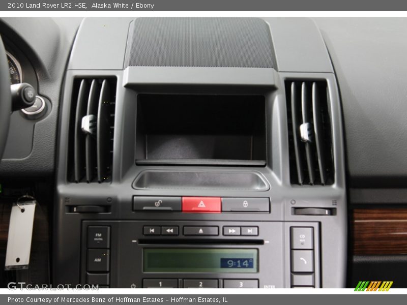Alaska White / Ebony 2010 Land Rover LR2 HSE
