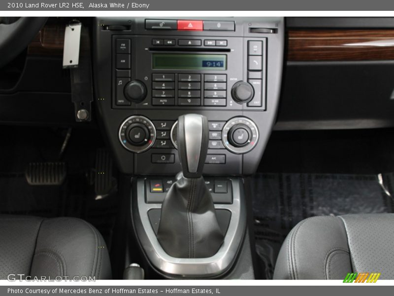 Alaska White / Ebony 2010 Land Rover LR2 HSE