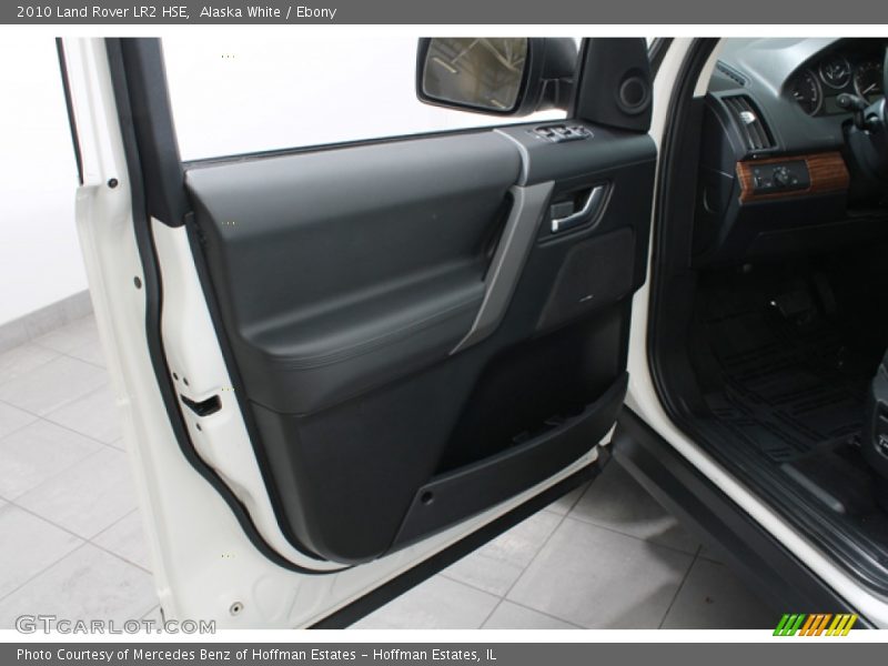 Alaska White / Ebony 2010 Land Rover LR2 HSE
