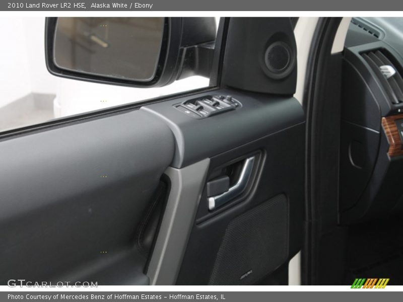 Alaska White / Ebony 2010 Land Rover LR2 HSE