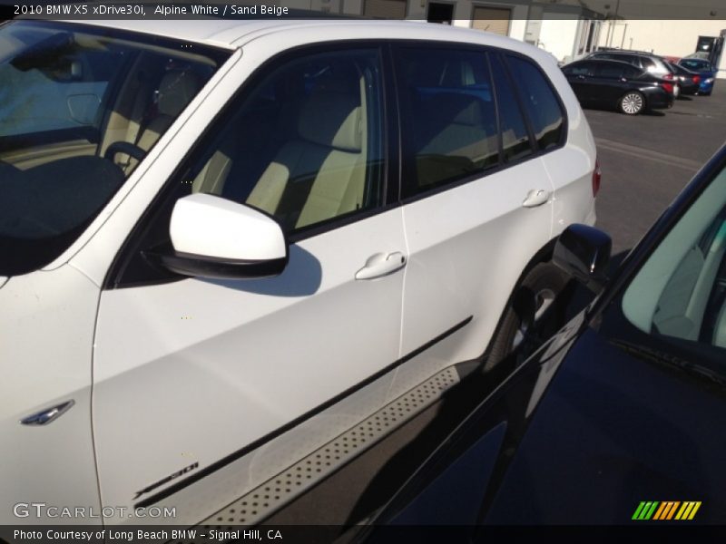 Alpine White / Sand Beige 2010 BMW X5 xDrive30i