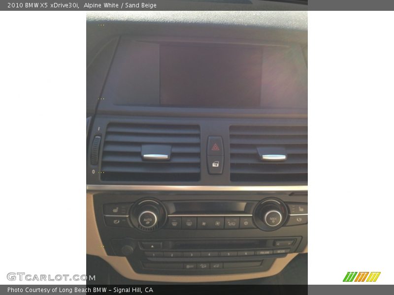 Alpine White / Sand Beige 2010 BMW X5 xDrive30i
