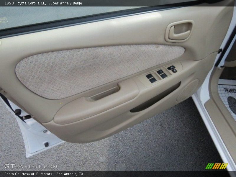 Super White / Beige 1998 Toyota Corolla CE