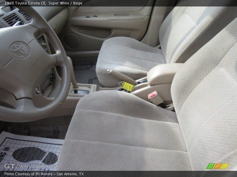 Super White / Beige 1998 Toyota Corolla CE
