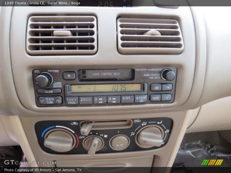 Super White / Beige 1998 Toyota Corolla CE