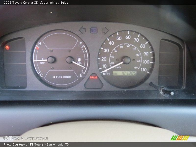 Super White / Beige 1998 Toyota Corolla CE