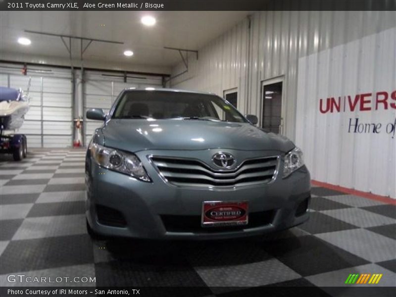 Aloe Green Metallic / Bisque 2011 Toyota Camry XLE