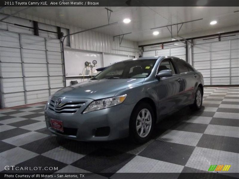 Aloe Green Metallic / Bisque 2011 Toyota Camry XLE
