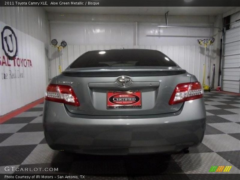 Aloe Green Metallic / Bisque 2011 Toyota Camry XLE
