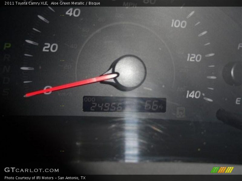 Aloe Green Metallic / Bisque 2011 Toyota Camry XLE