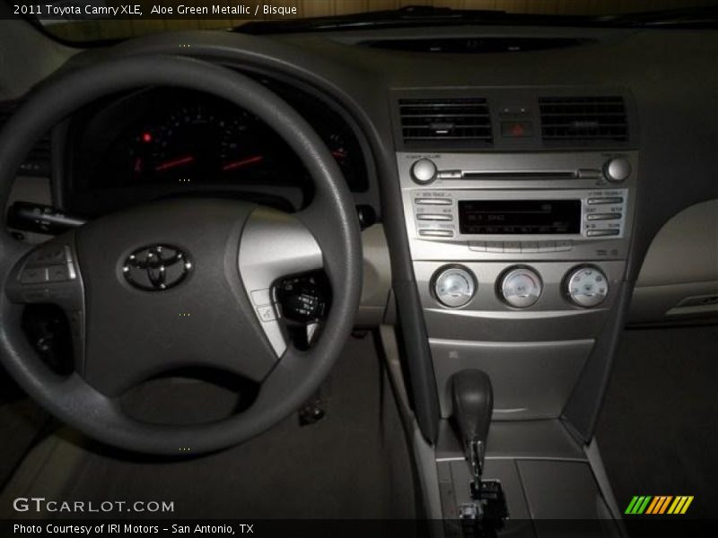 Aloe Green Metallic / Bisque 2011 Toyota Camry XLE