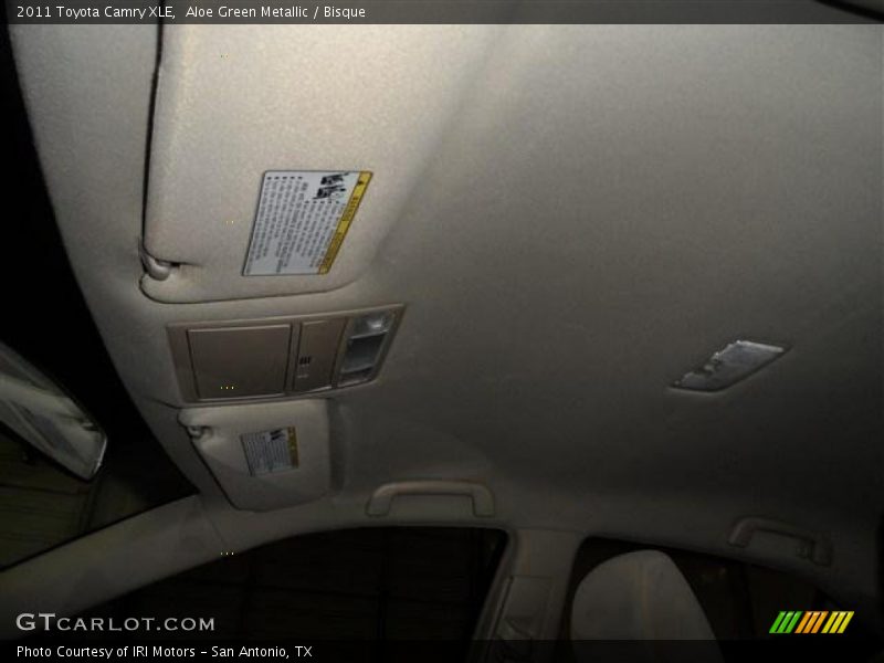 Aloe Green Metallic / Bisque 2011 Toyota Camry XLE