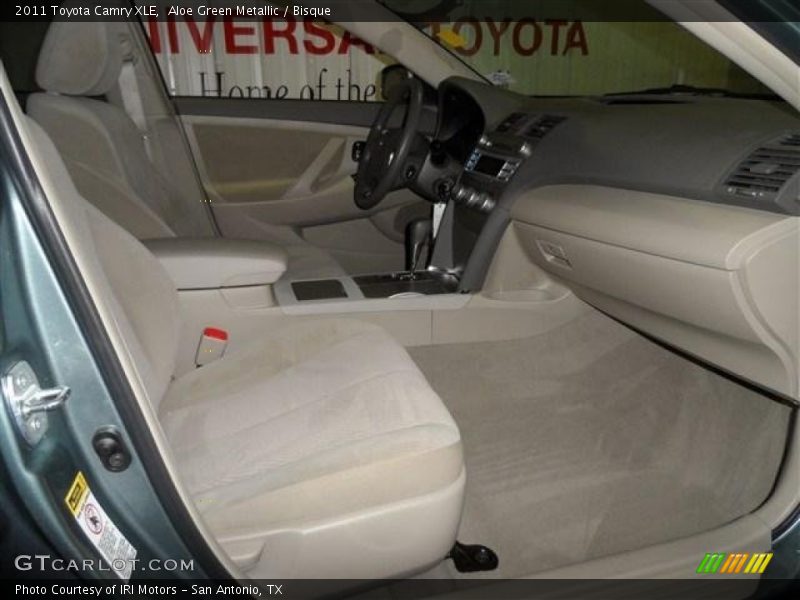 Aloe Green Metallic / Bisque 2011 Toyota Camry XLE