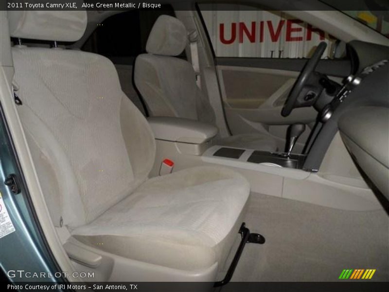Aloe Green Metallic / Bisque 2011 Toyota Camry XLE