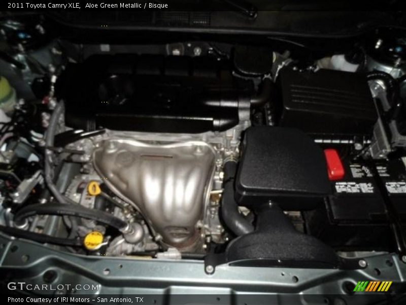 Aloe Green Metallic / Bisque 2011 Toyota Camry XLE