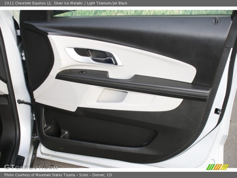 Door Panel of 2011 Equinox LS