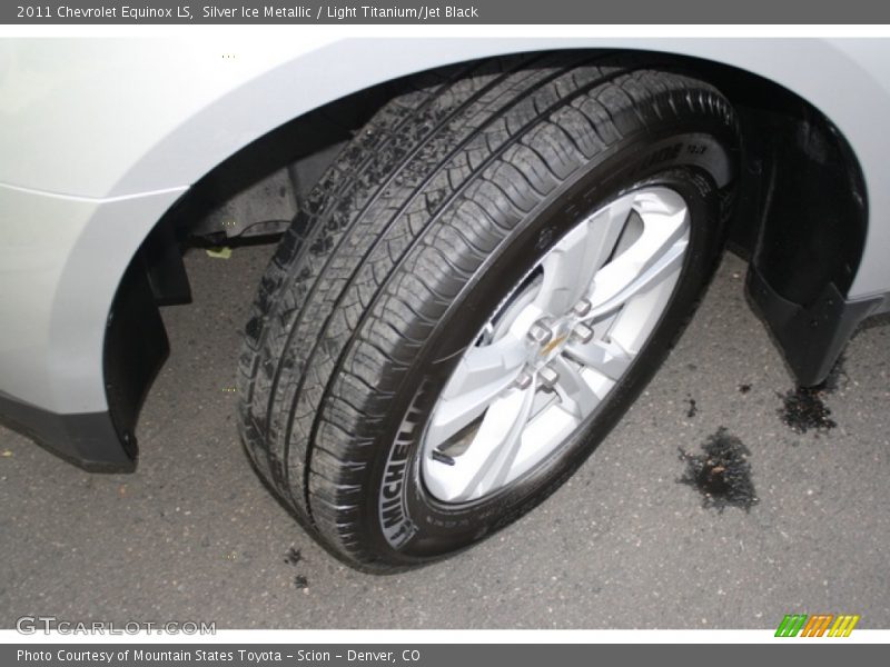 Silver Ice Metallic / Light Titanium/Jet Black 2011 Chevrolet Equinox LS