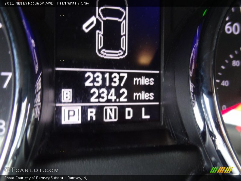Pearl White / Gray 2011 Nissan Rogue SV AWD