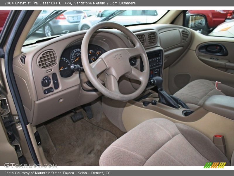 Sandstone Metallic / Light Cashmere 2004 Chevrolet TrailBlazer EXT LT 4x4